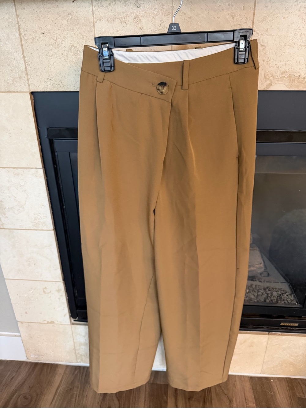 Women’s Divided Wide-Leg Trousers in Camel
